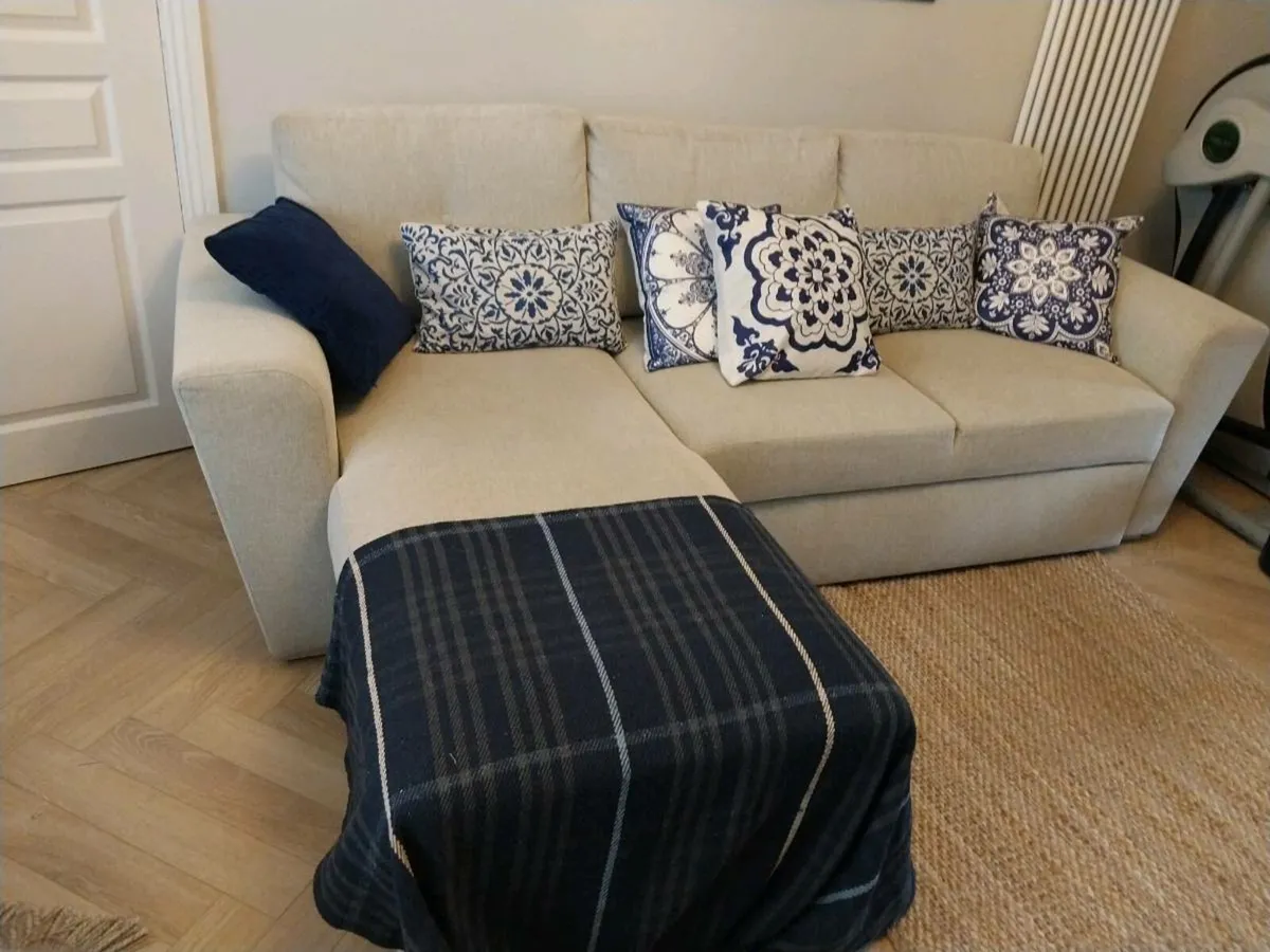 SOFA - Image 2