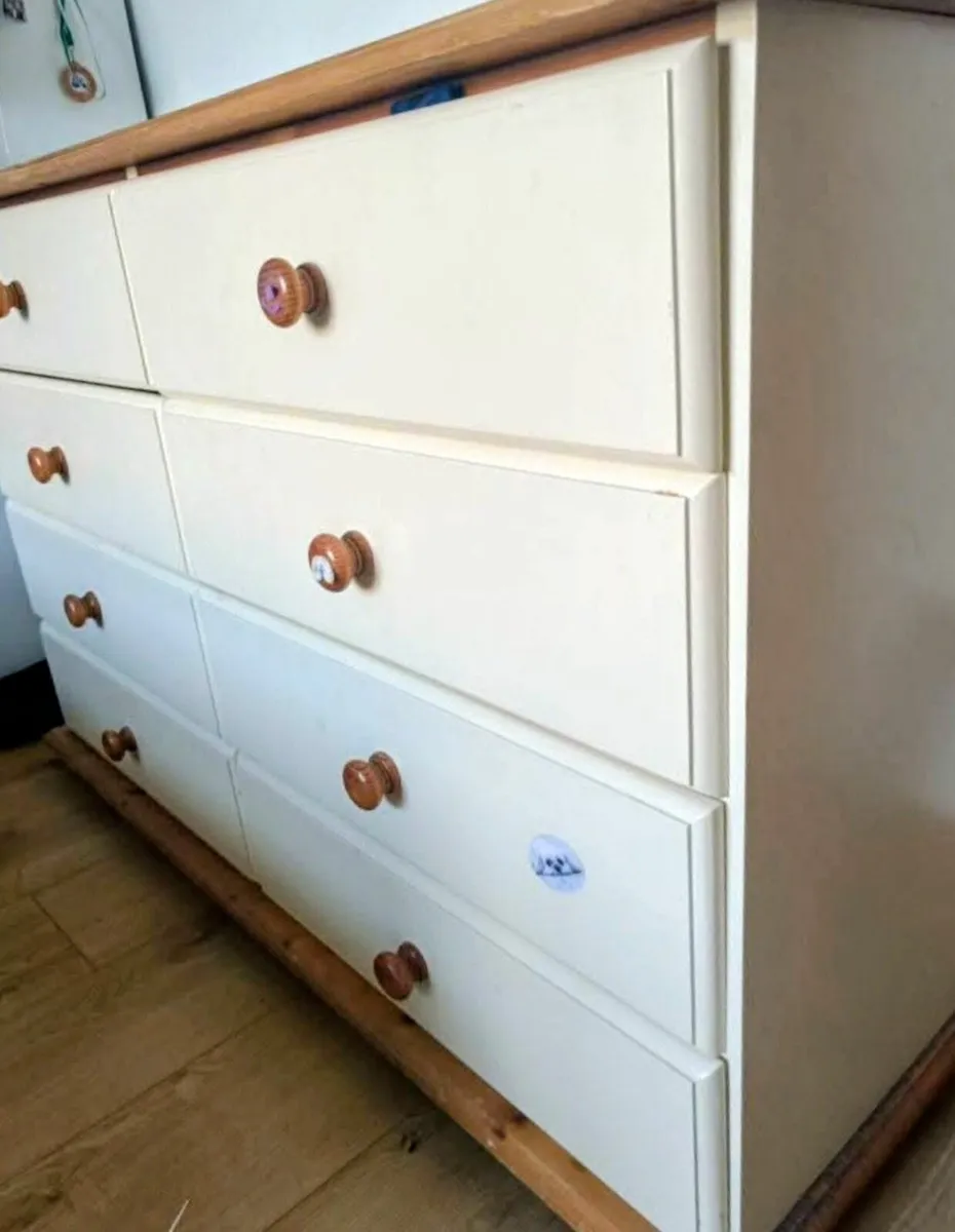 Chest of drawers - Image 1