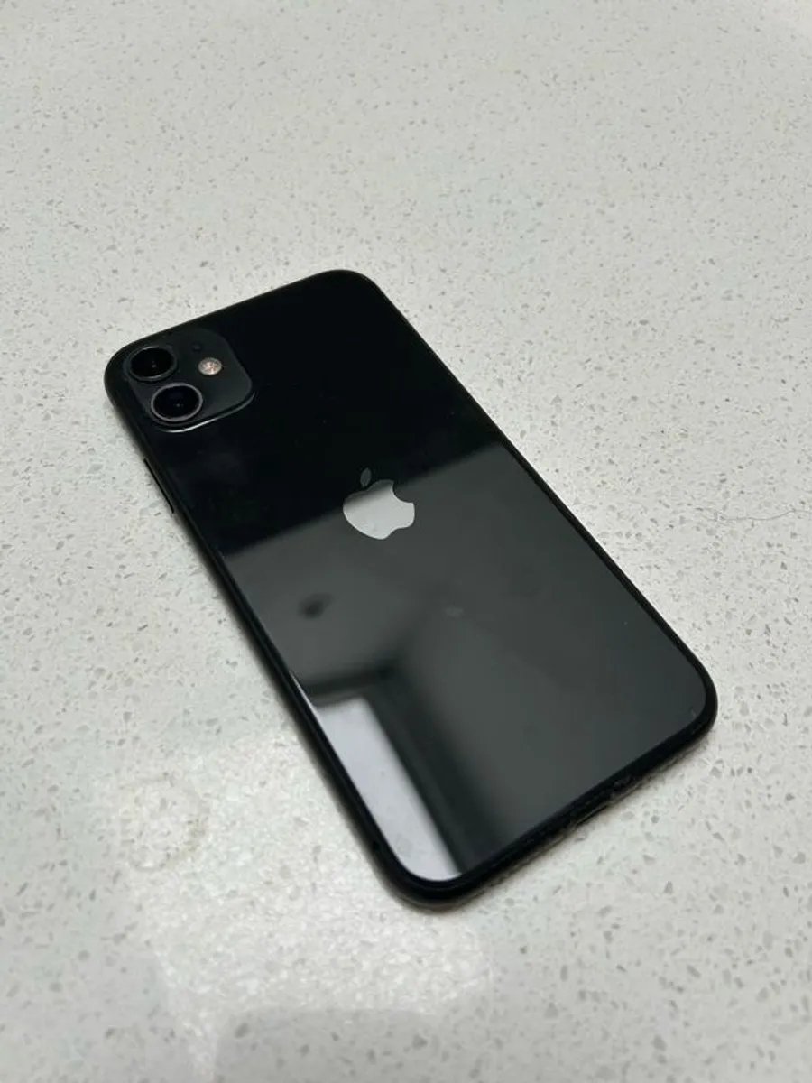iPhone 11 - Image 2