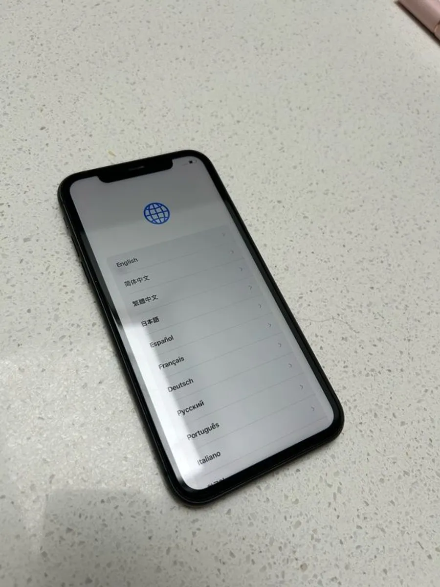 iPhone 11 - Image 3