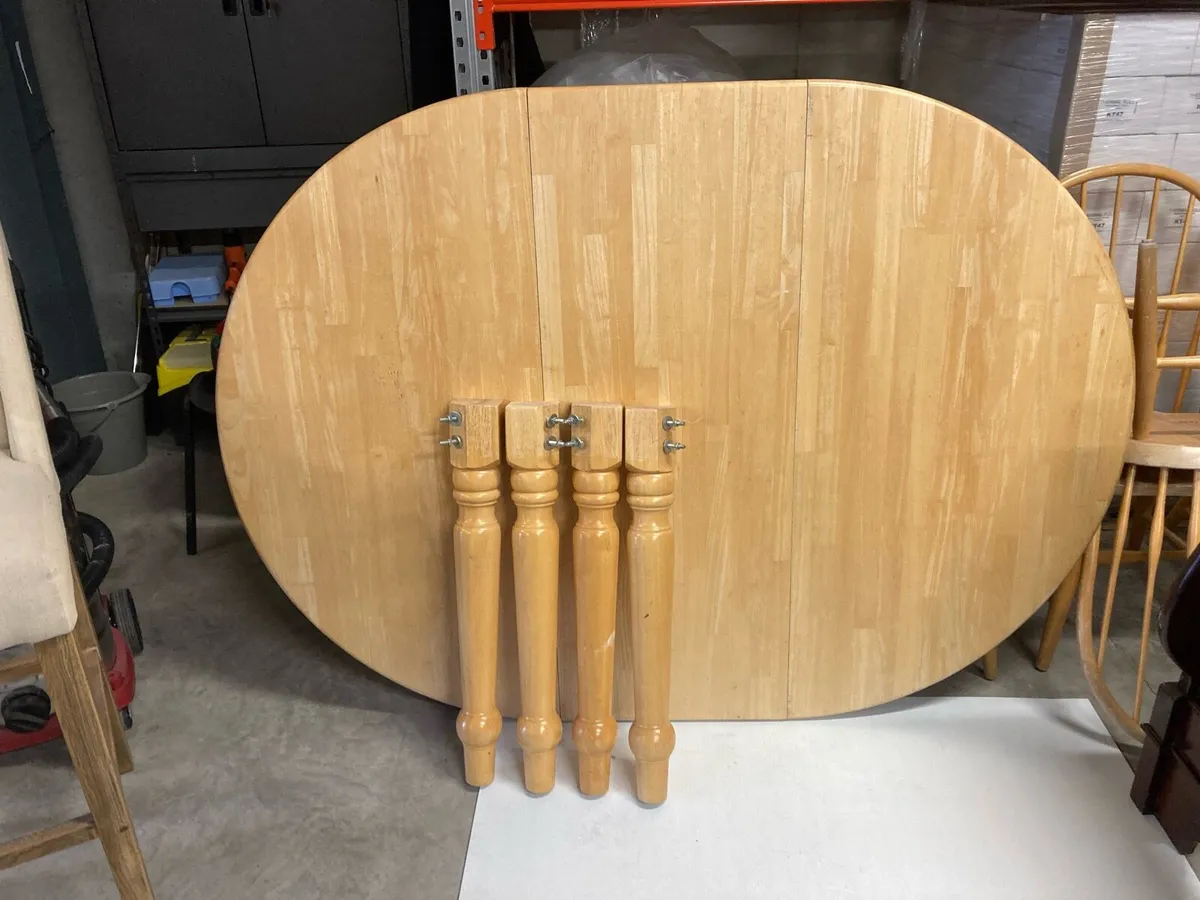 Dining table and chairs - Image 1