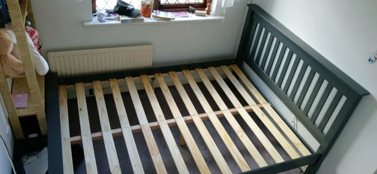 Double bed 4ft 6in x 6ft