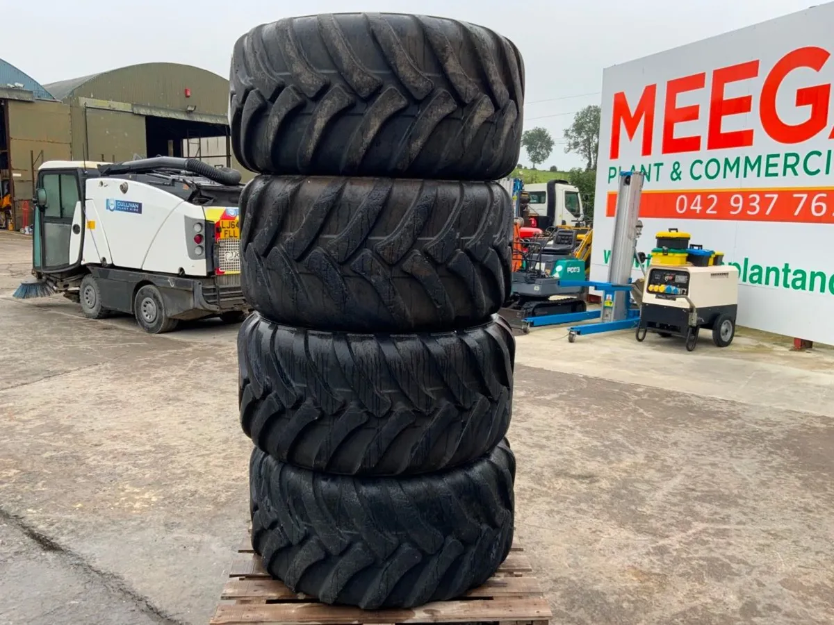 500/600/22.5.......9 TONNE DUMPER TYRES....1124. - Image 3