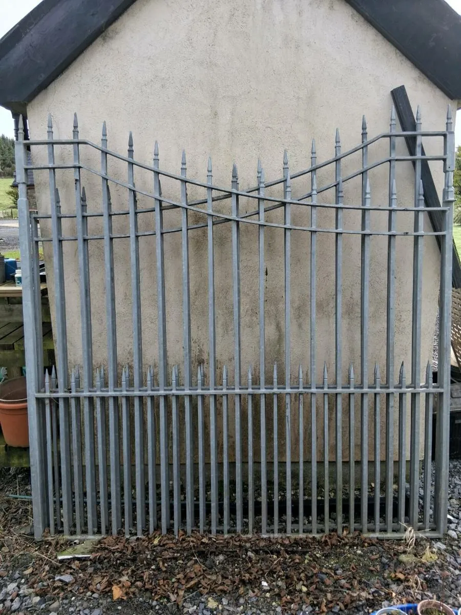 Gates - Image 1