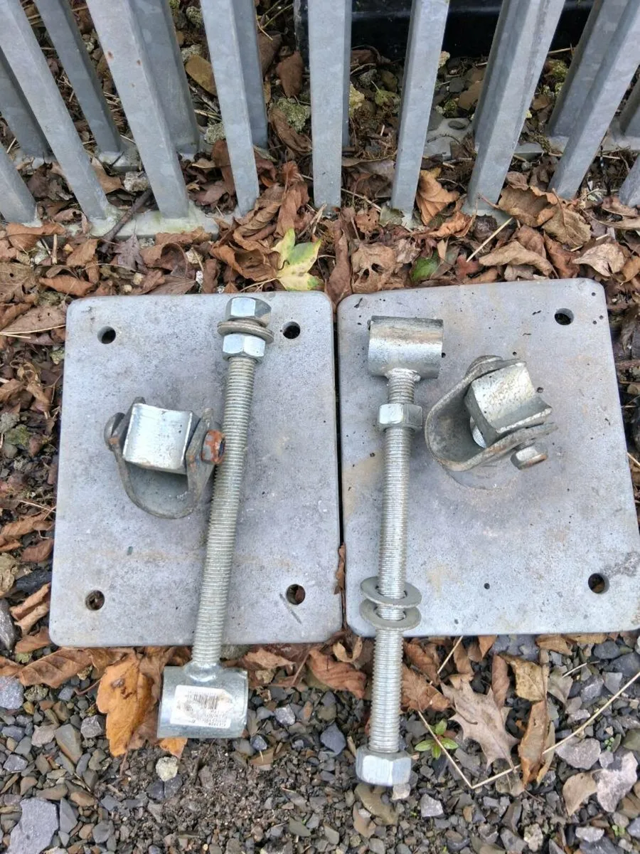 Gates - Image 2