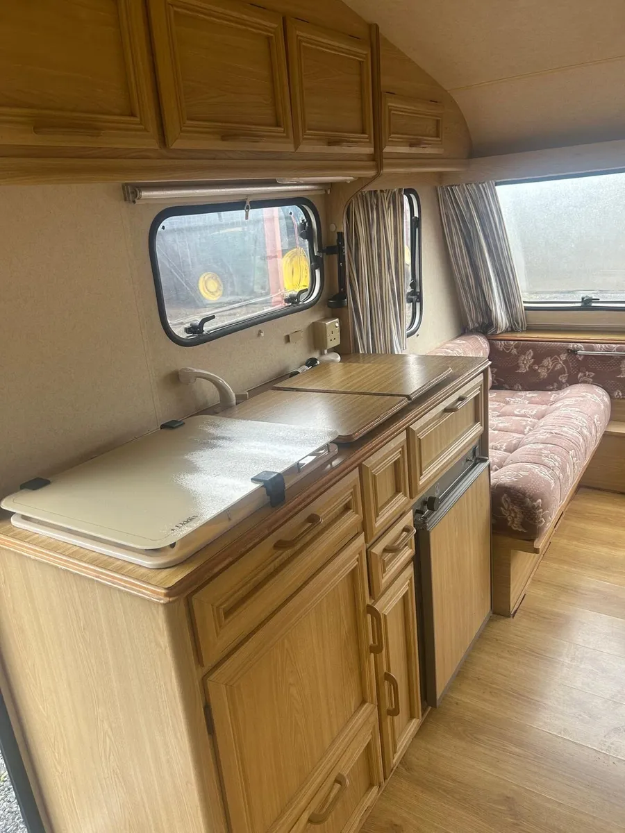 Caravan - Image 4
