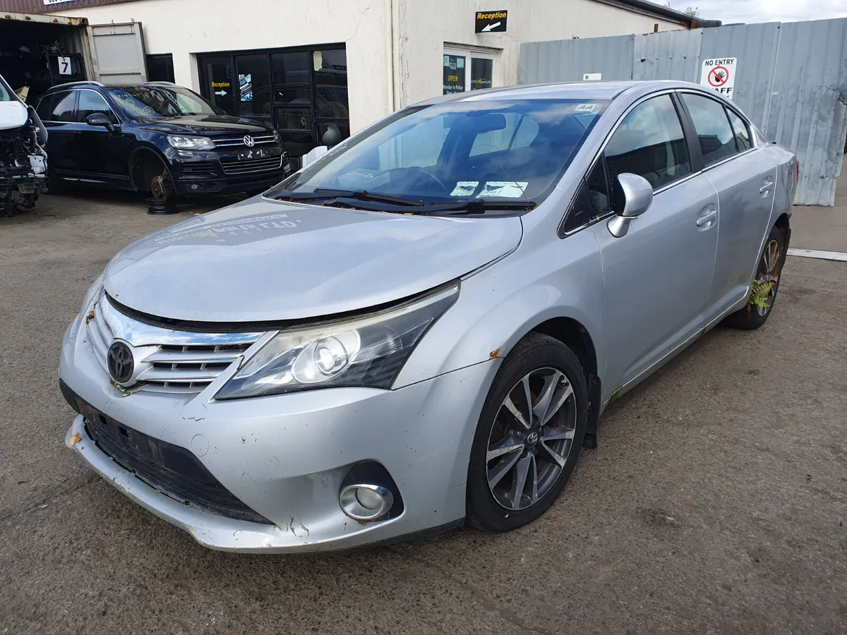 12 TOYOTA AVENSIS  2.0 D-4D FOR BREAKING - Image 2