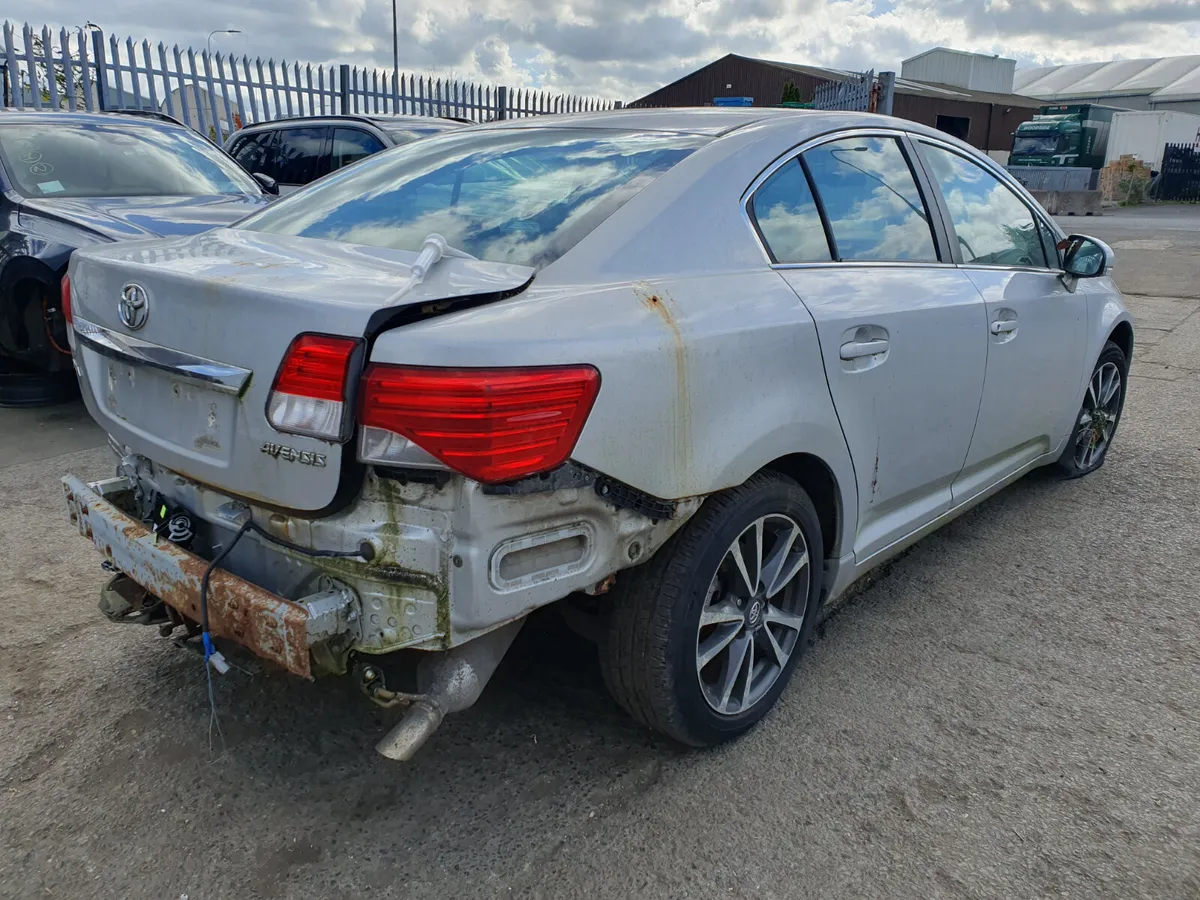 12 TOYOTA AVENSIS  2.0 D-4D FOR BREAKING - Image 4