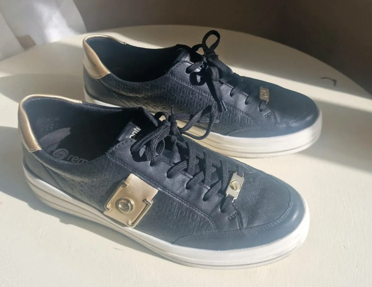 Remonte black fashion trainers sz 8 or 42 - Image 1