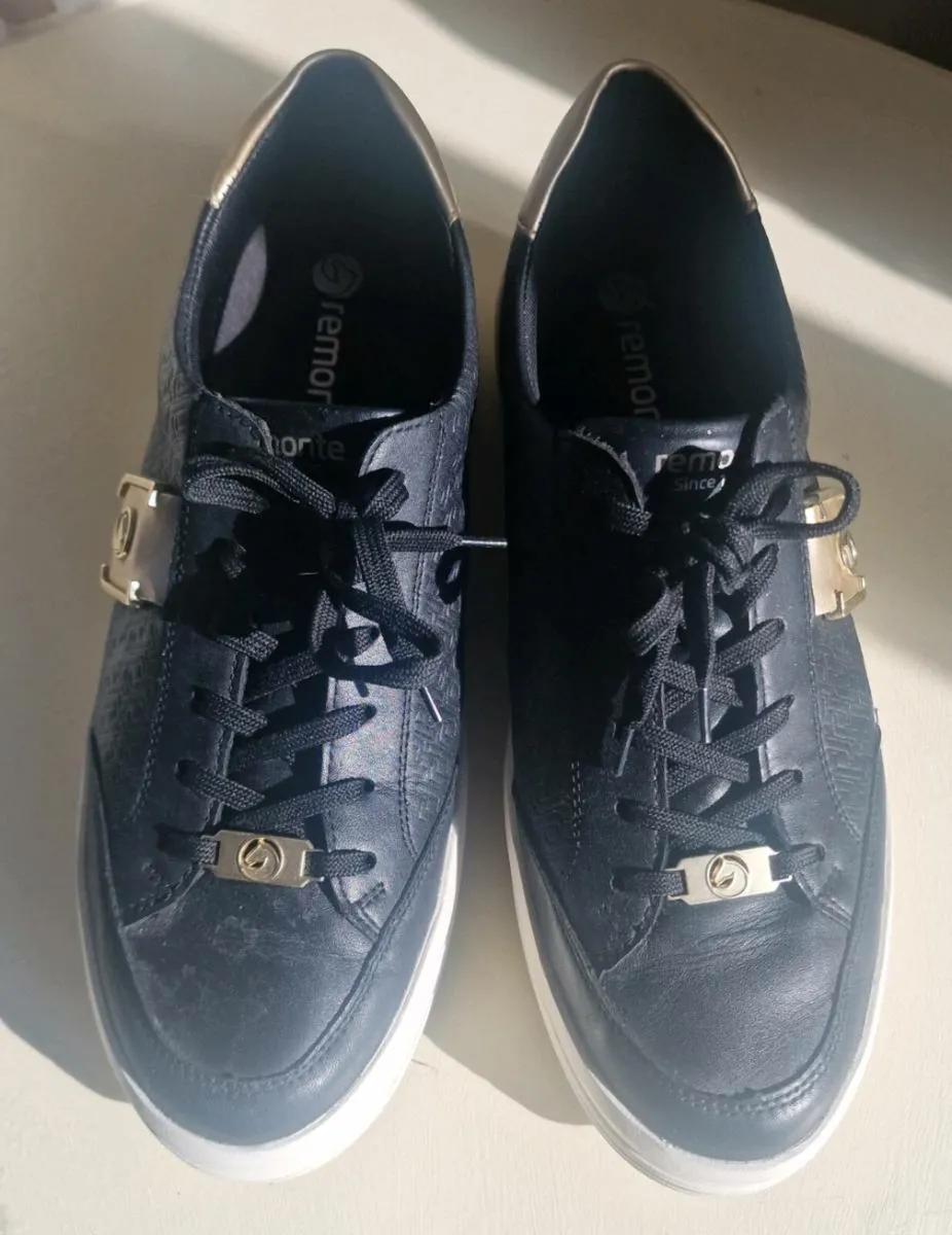 Remonte black fashion trainers sz 8 or 42 - Image 2