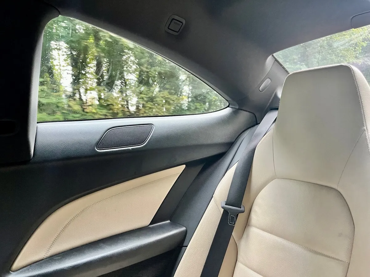 Mercedes-Benz C-Class 2011 - Image 4