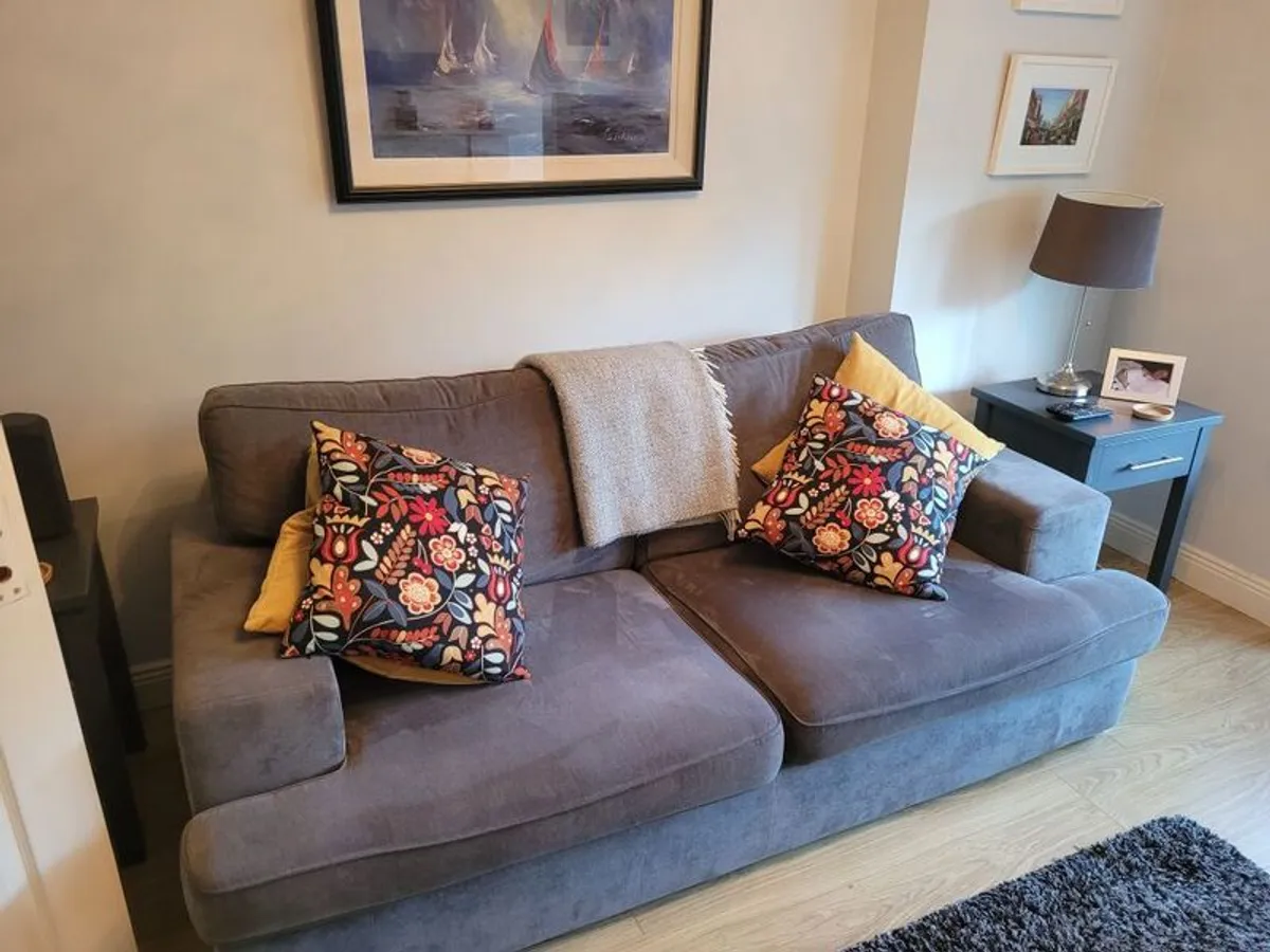 sofa - Image 1