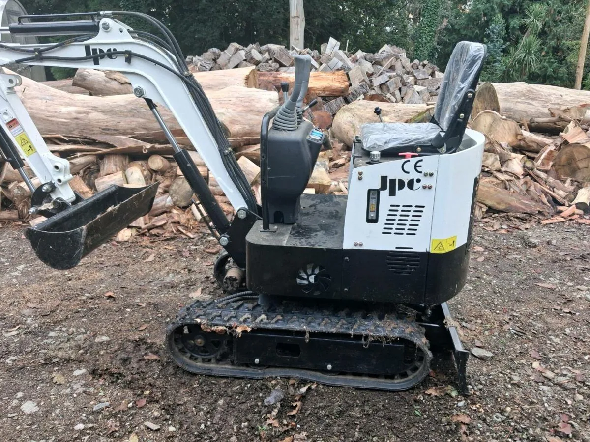 Mini digger and trailer - Image 1