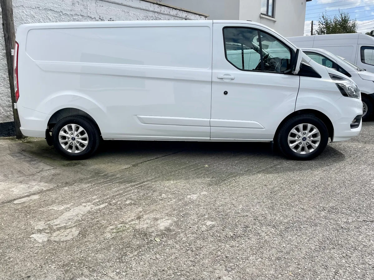 Ford Transit Custom Limited 2.0TDCI 130PS LWB,2023 - Image 3