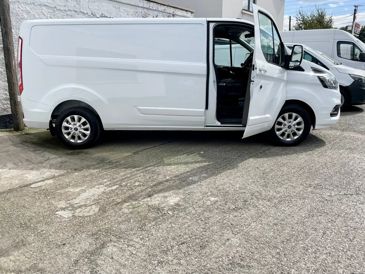 Ford Transit Custom Limited 2.0TDCI 130PS LWB,2023 - Image 4