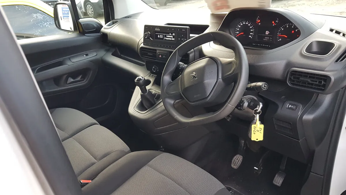 Peugeot Partner 2020 MINT ONE OWNER VAT INVOICE - Image 3