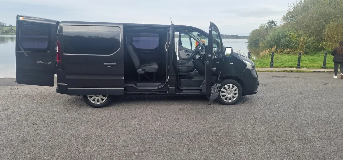 Renault Trafic 2016 - Image 2