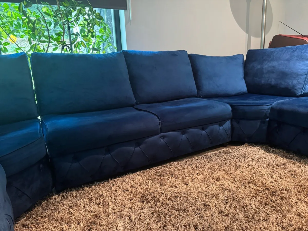 Reduced huge fabric corner sofa for quick sale - Image 4