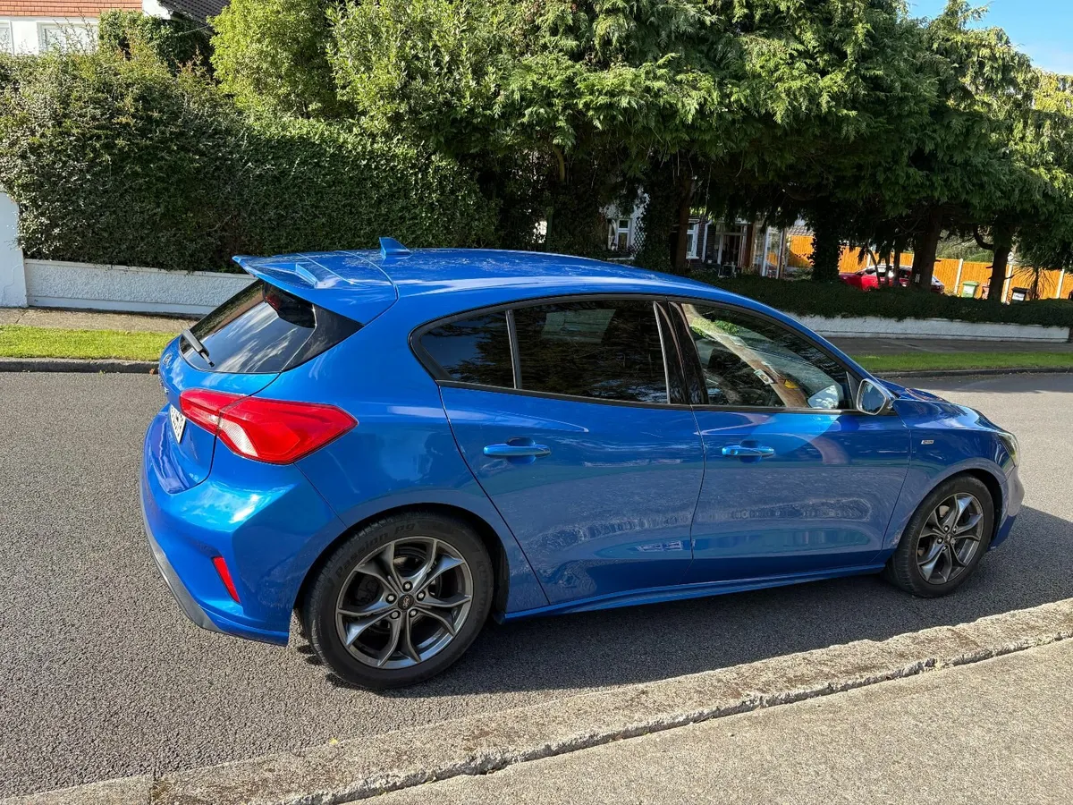 Ford Focus ST-Line Ecoboost 2019 - Image 2