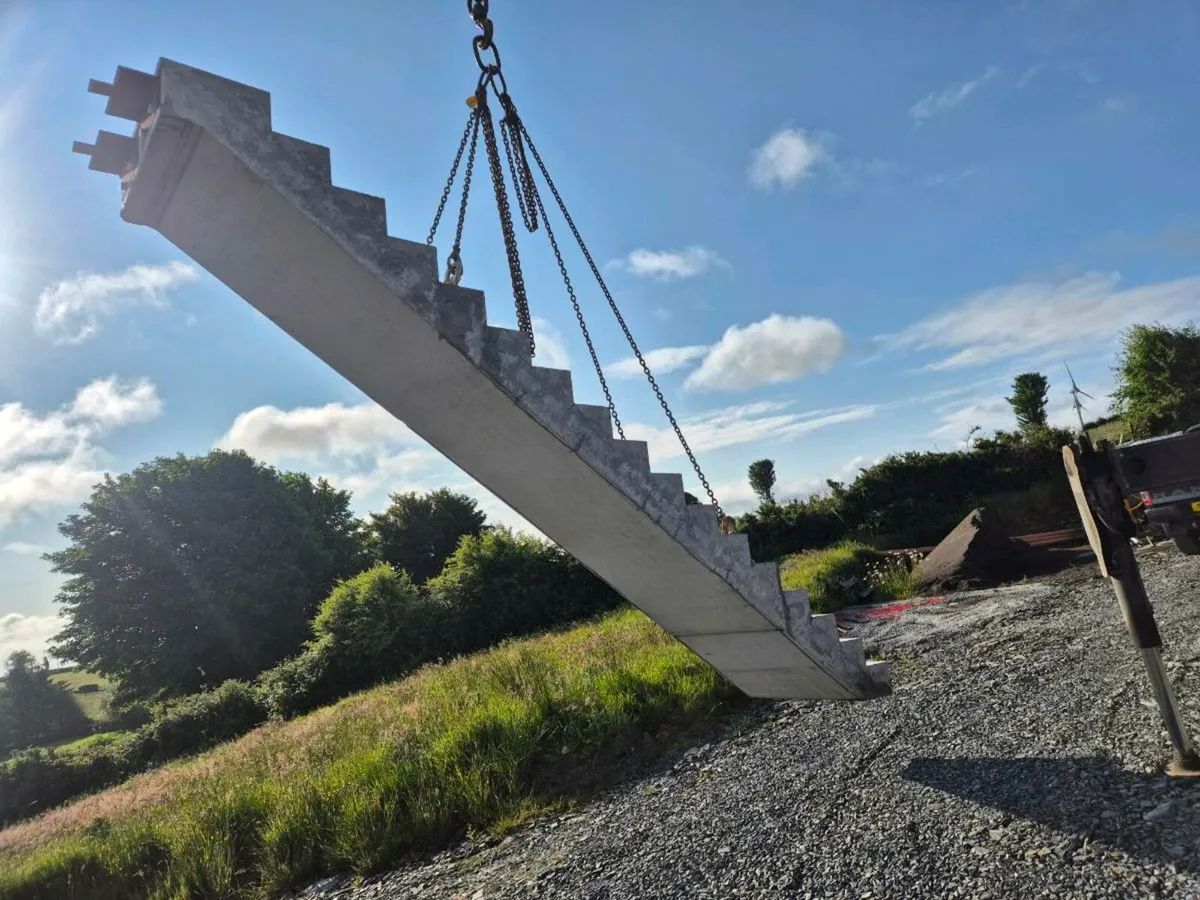 Concrete stairs - Image 1