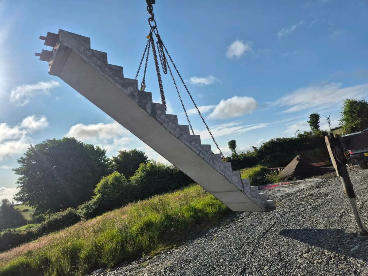 Concrete stairs - Image 4