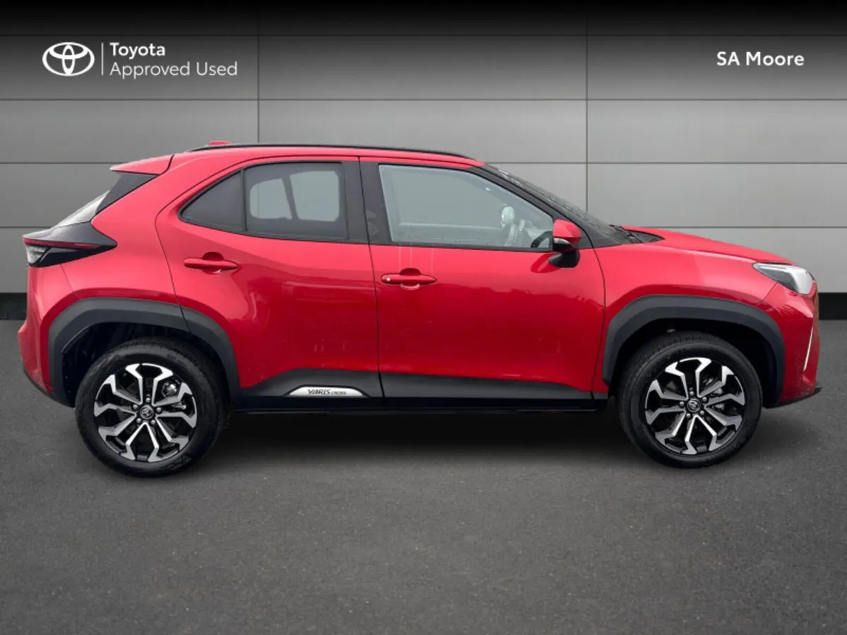 Toyota Yaris Cross LUNA SPORT DEMO - Image 3