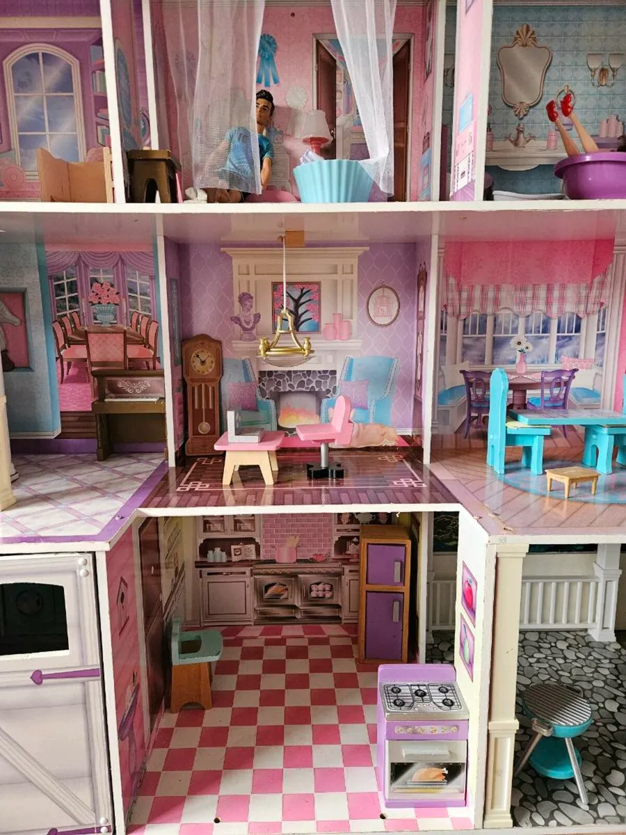 Dolls House - Image 1