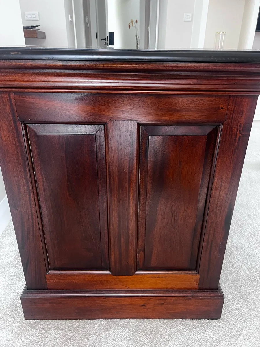 Office Desk - Image 1