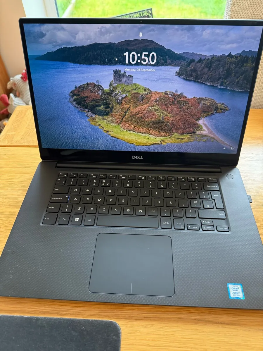 Dell XPS 15 7590 laptop - Image 1