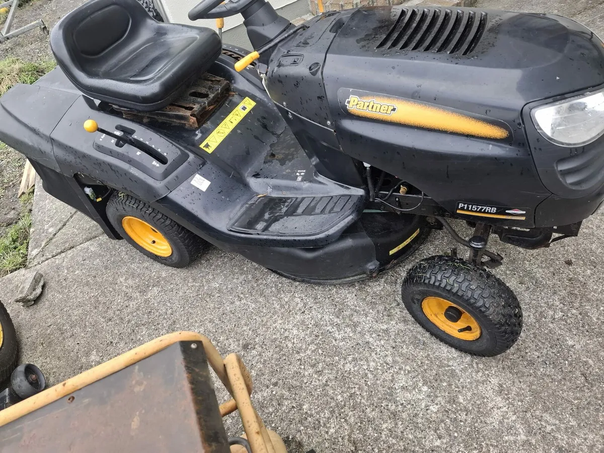 Ride on mower - Image 1