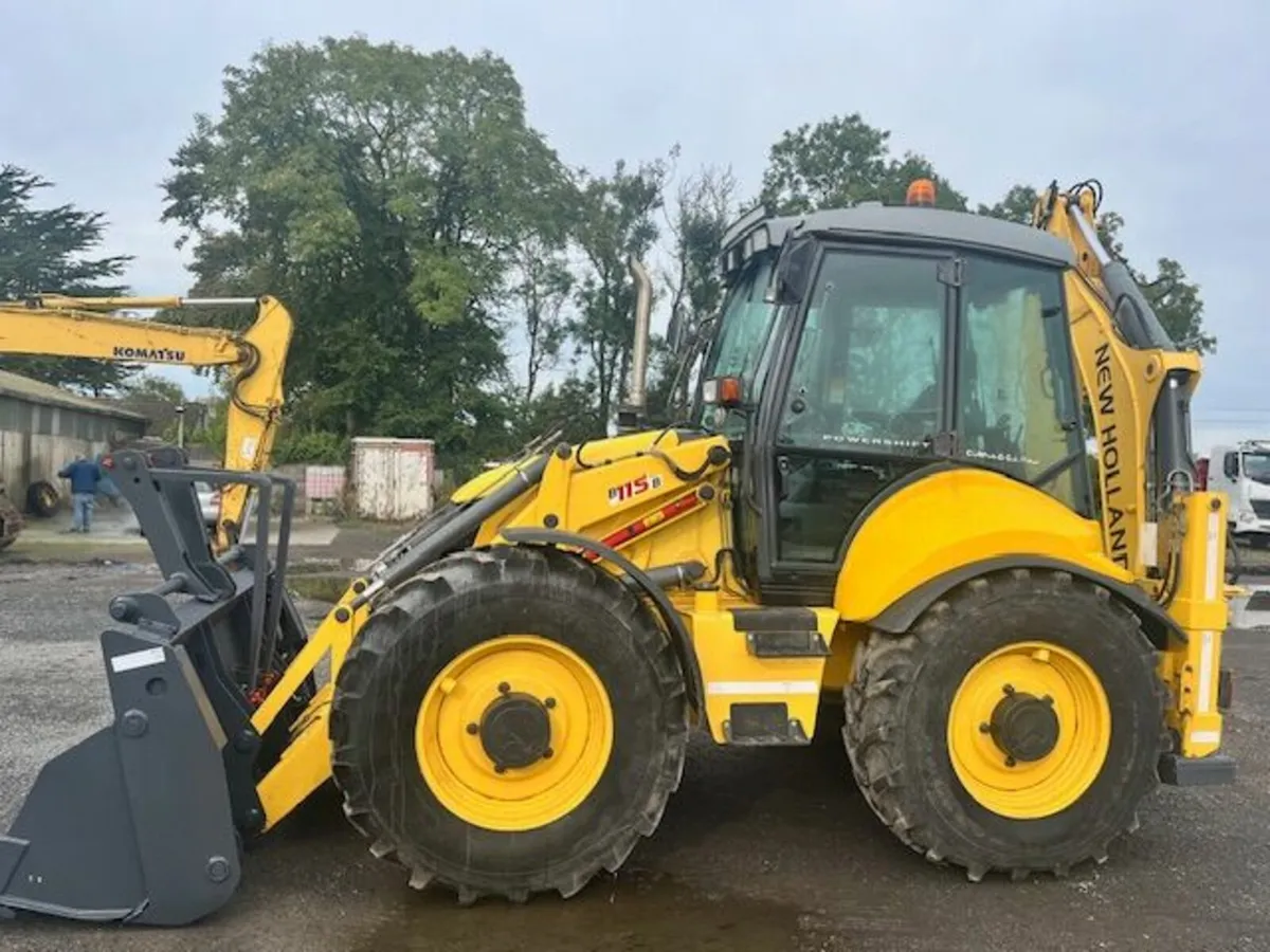2010 New Holland B115B Backhoe Loader - Image 2