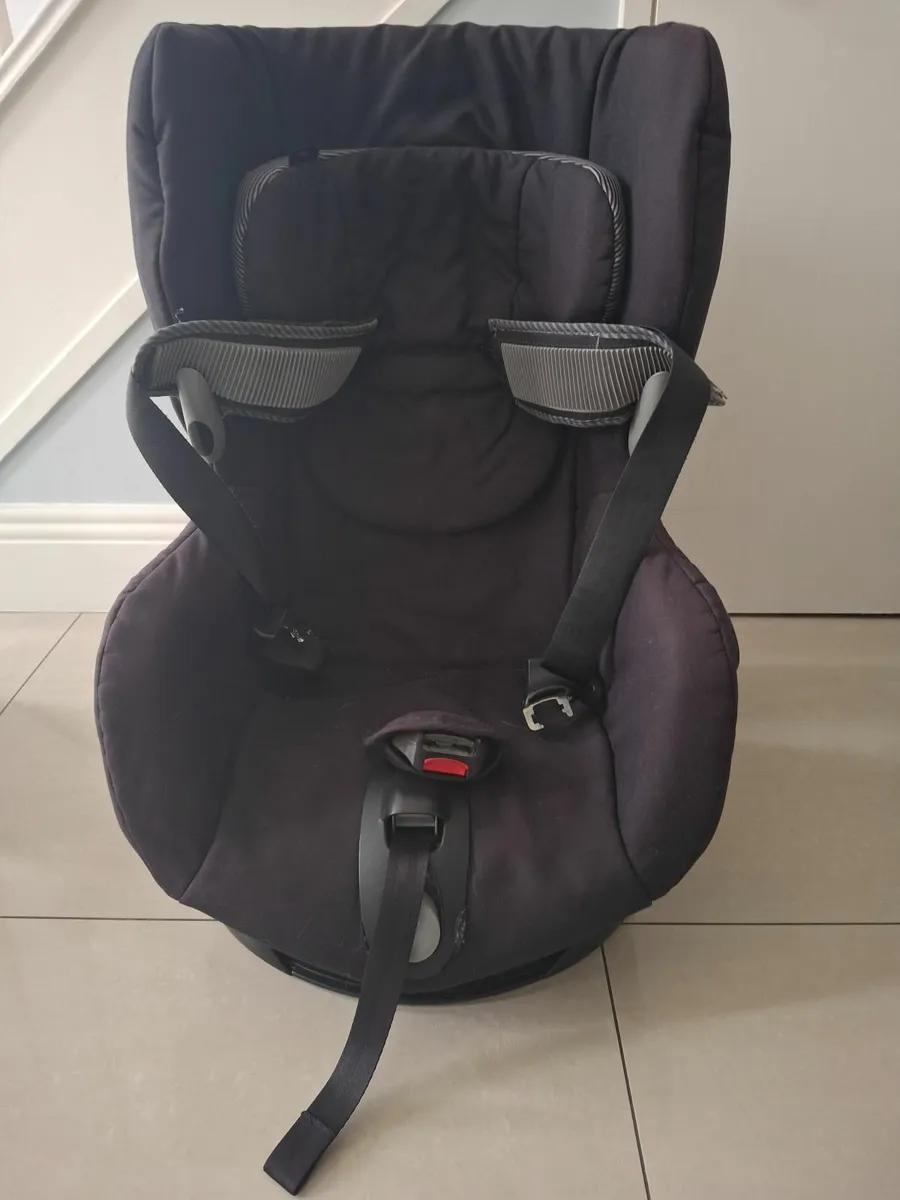 Maxi cosi swivel car seat - Image 2