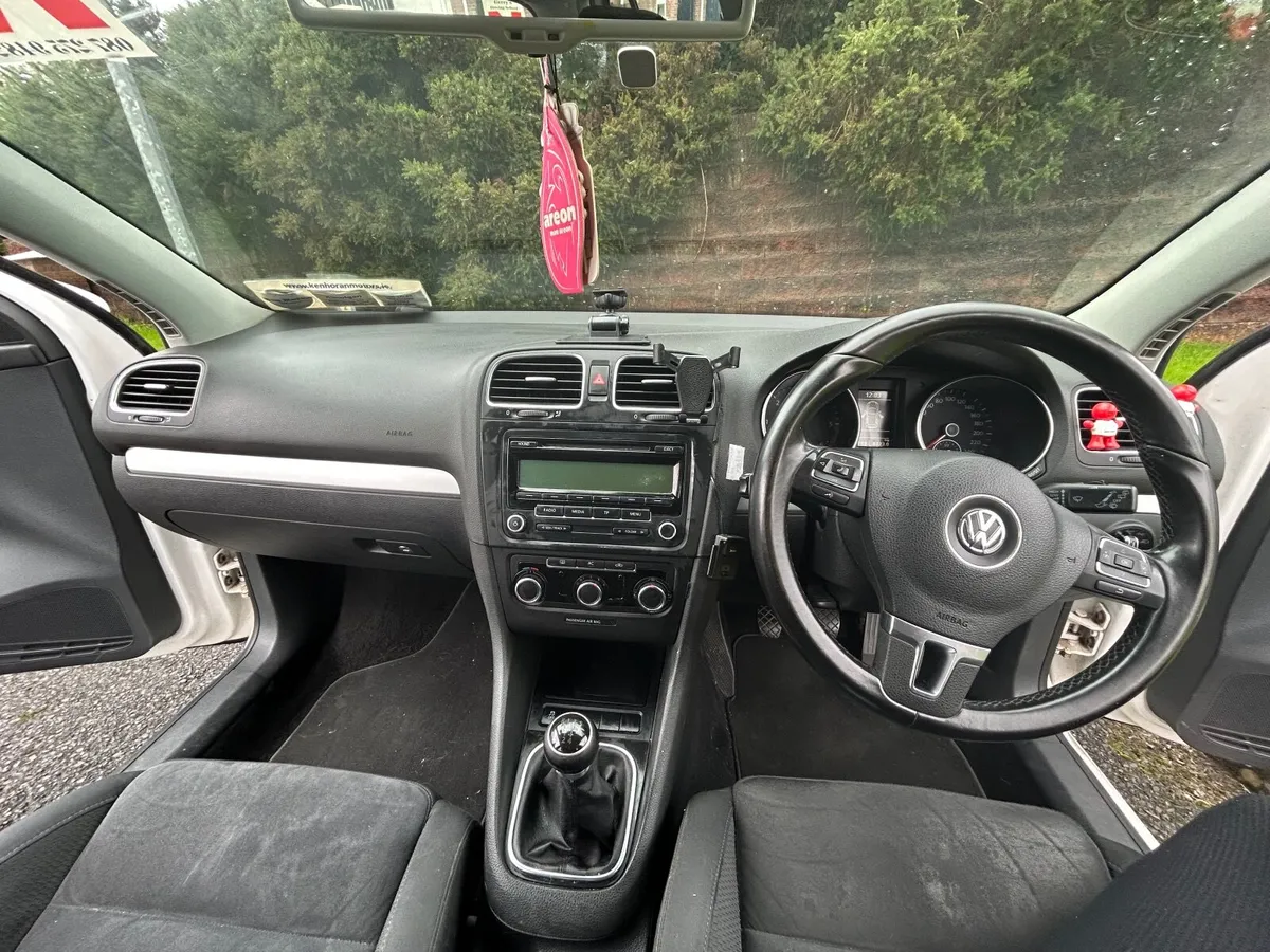 Volkswagen Golf 2011 - Image 4
