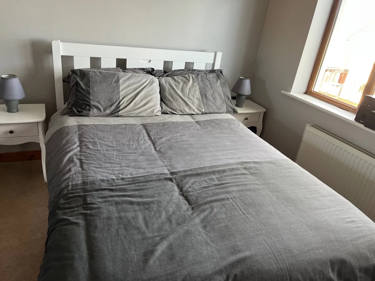 Double bed with mattress & matching lockers - Image 2