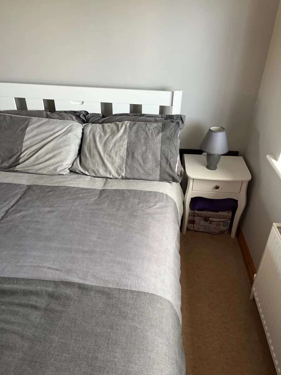 Double bed with mattress & matching lockers - Image 3