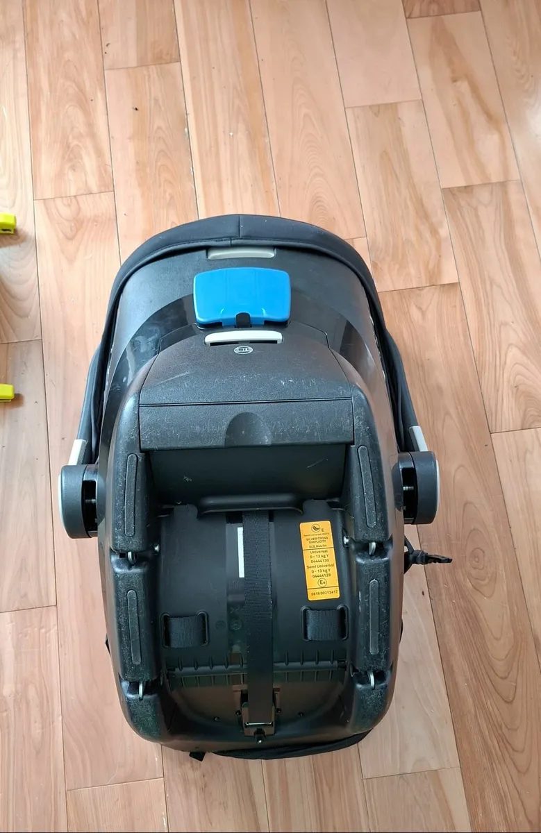 Silver Cross Car Seat - Image 2