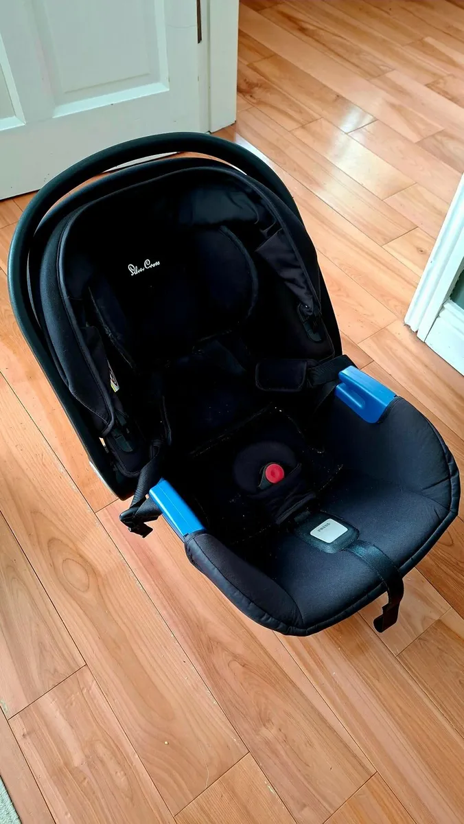 Silver Cross Car Seat - Image 1