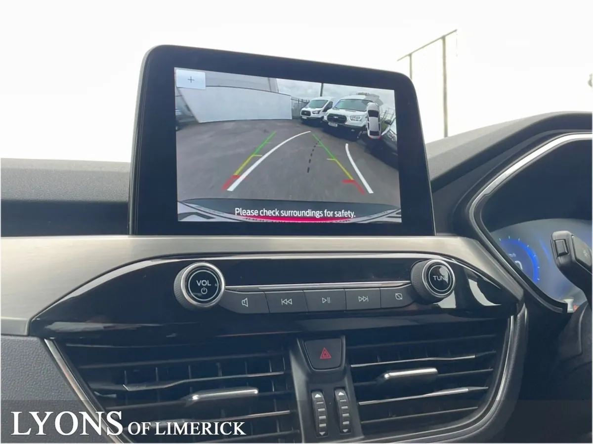 Ford Kuga 2.5 Duratec 225PS Phev Titanium Auto - Image 4