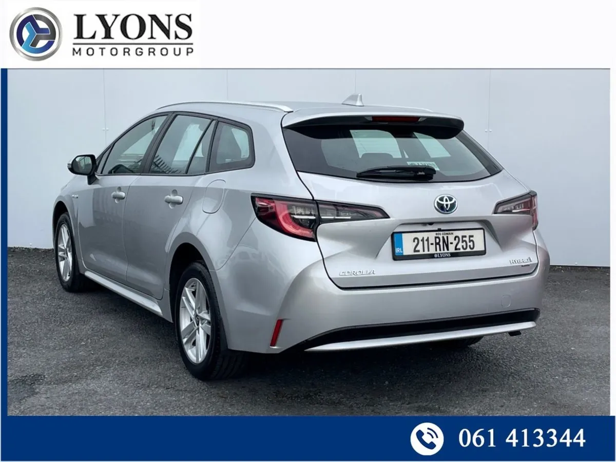 Toyota Corolla 1.8 Hybrid Luna Saloon - Image 2