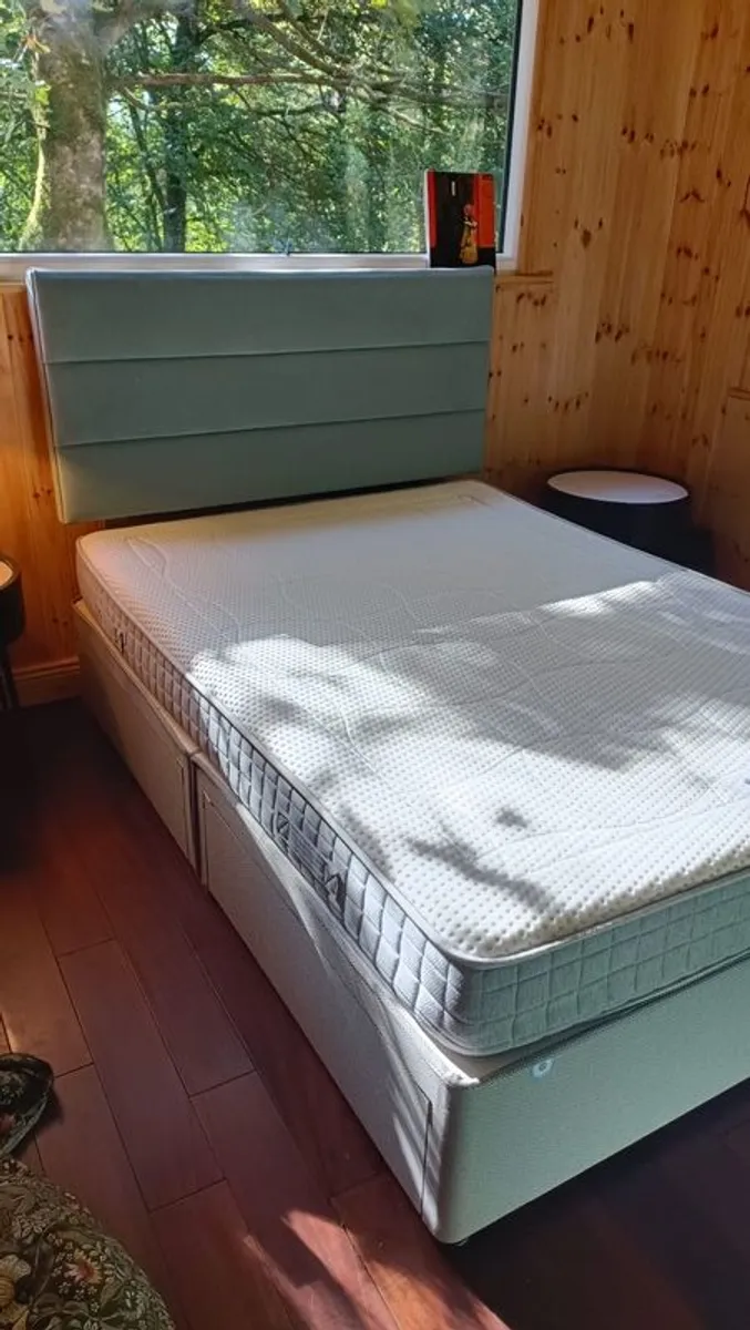 Double bed with mattress - Image 1