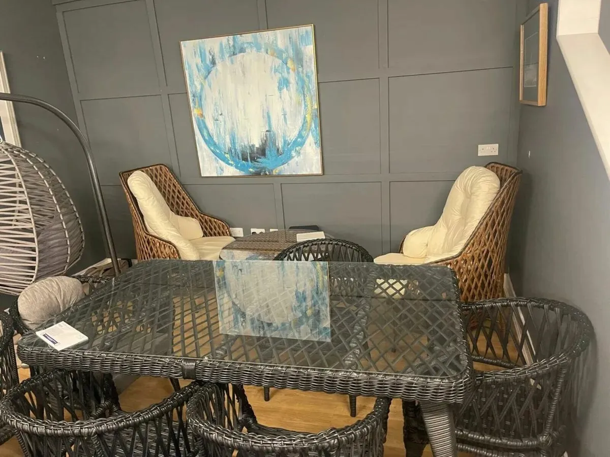 Outdoor Dining table set brand new - Image 4