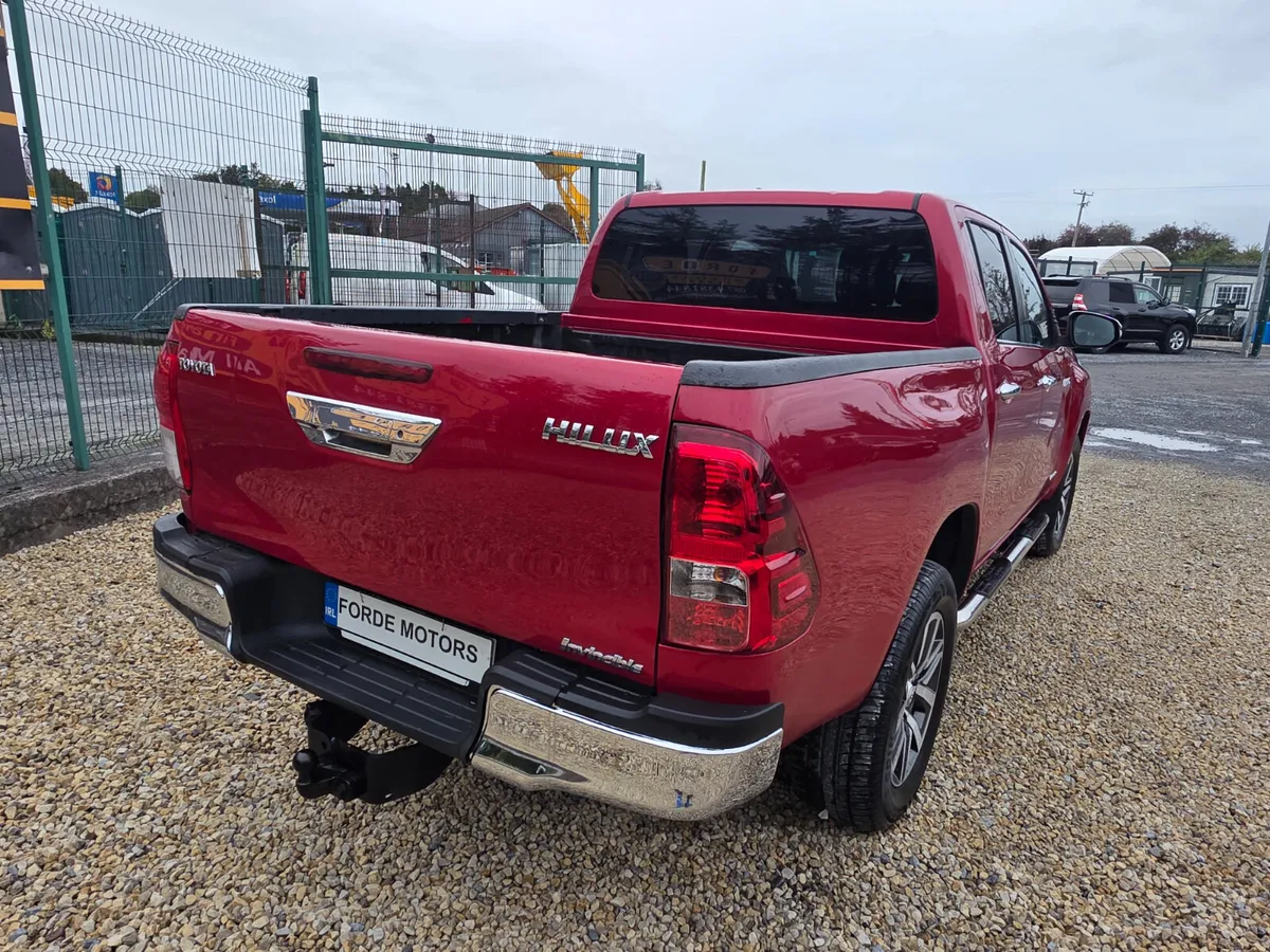 Toyota Hilux Invincible Auto 2017 - Image 4