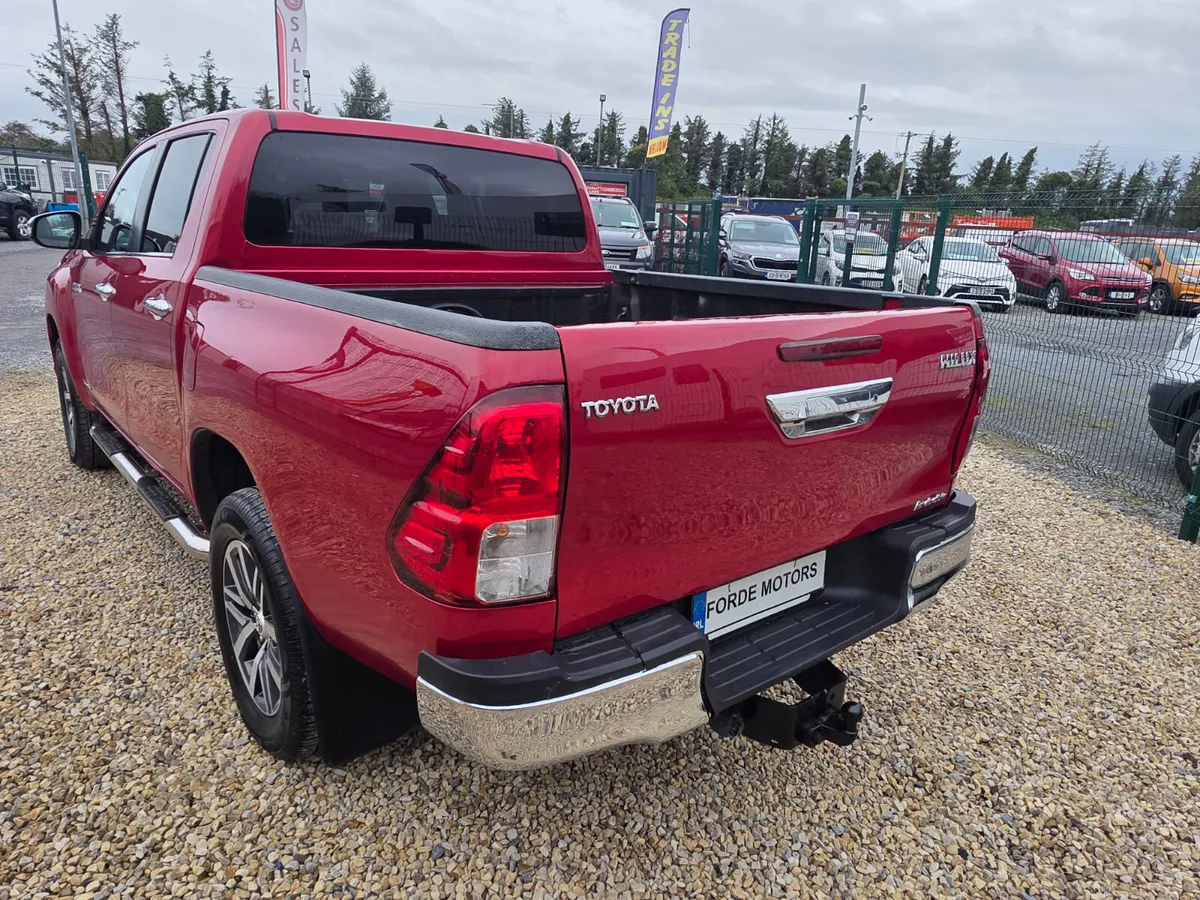Toyota Hilux Invincible Auto 2017 - Image 3