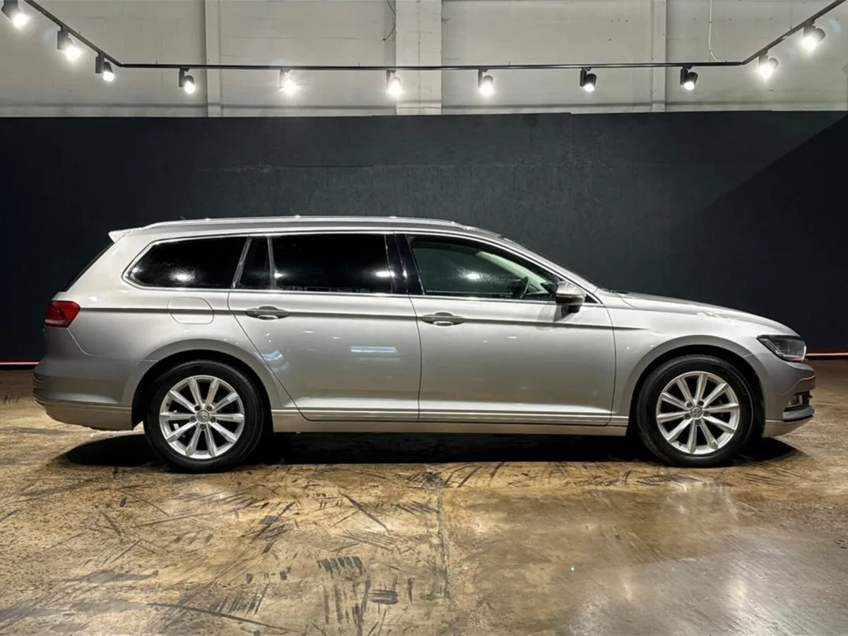 Volkswagen Passat AUTOMATIC 1.4L TSI - LUXURY ESTA - Image 3