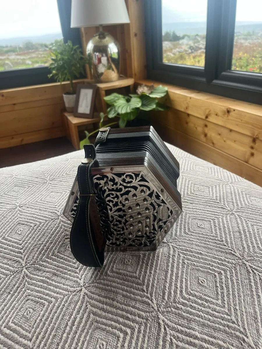 Marcus Concertina - Image 1