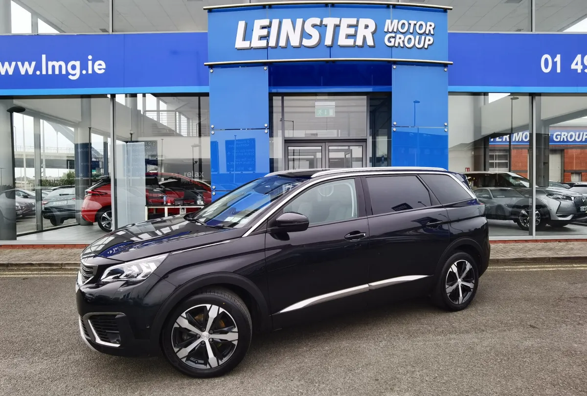 PEUGEOT 5008 1.5 BLUEHDI ALLURE **7 SEATER** - Image 1