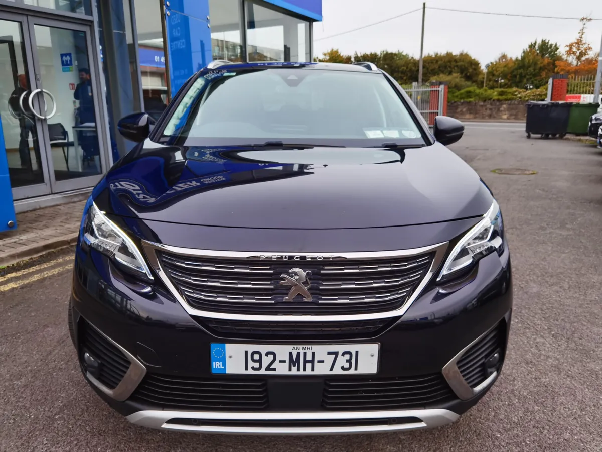 PEUGEOT 5008 1.5 BLUEHDI ALLURE **7 SEATER** - Image 2