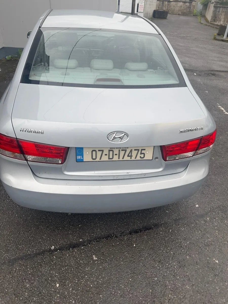Hyundai Sonata - Image 2