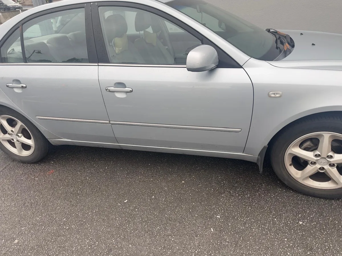 Hyundai Sonata - Image 3