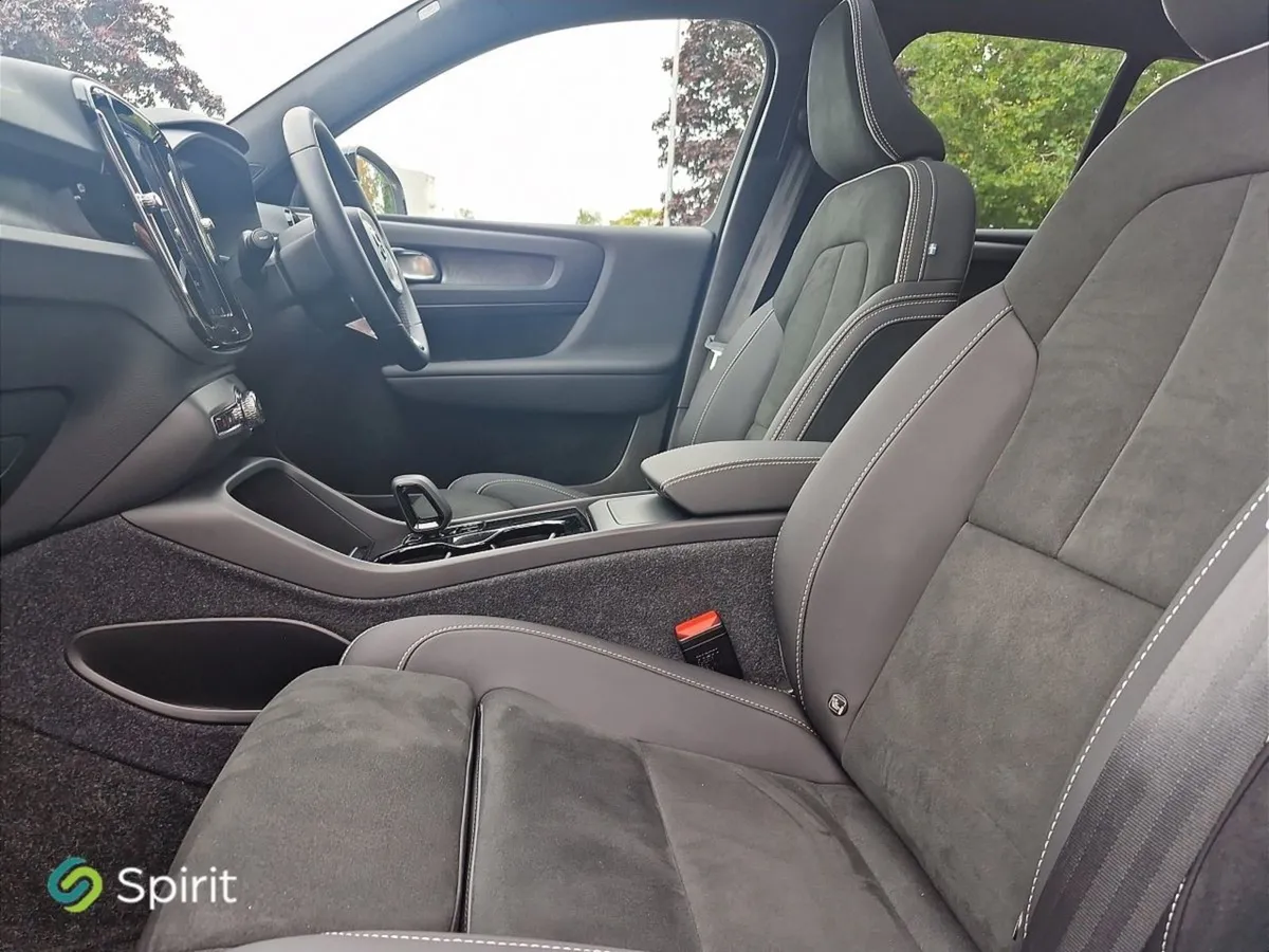 Volvo XC40 Fully Electric 231hp Ultimate  Pan Sun - Image 4